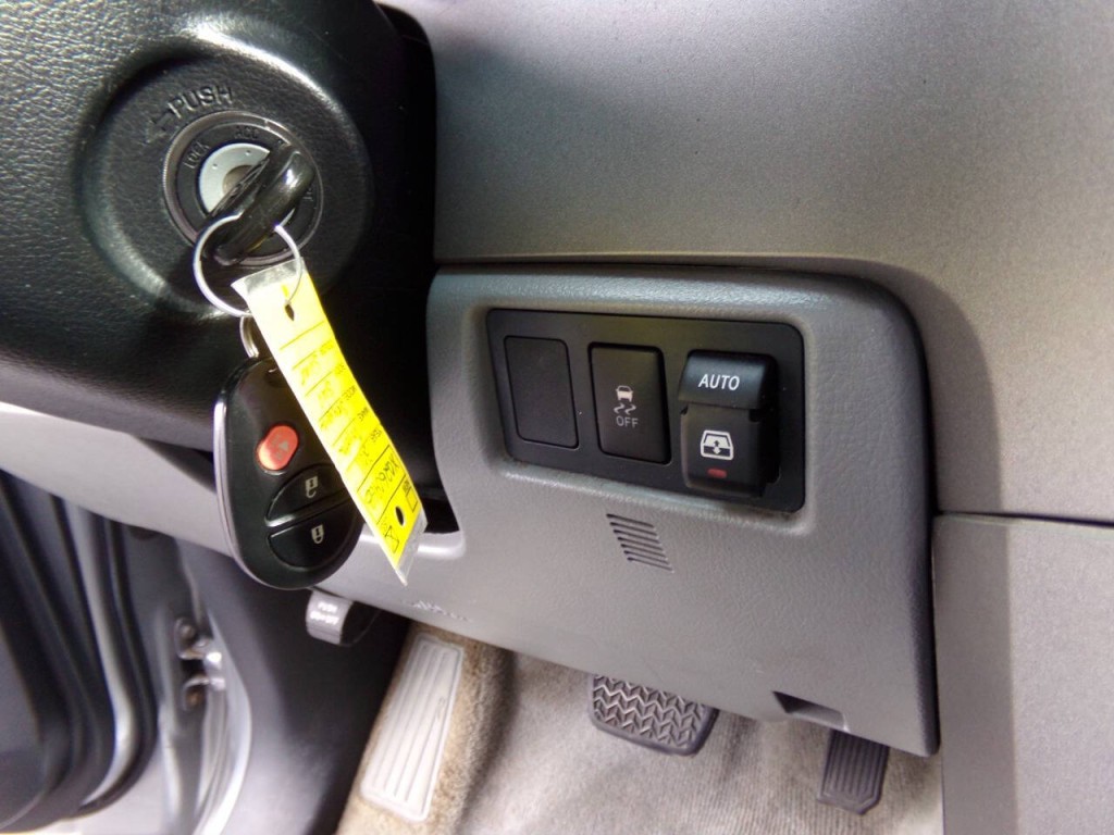 2011 Toyota Sequoia Image 35