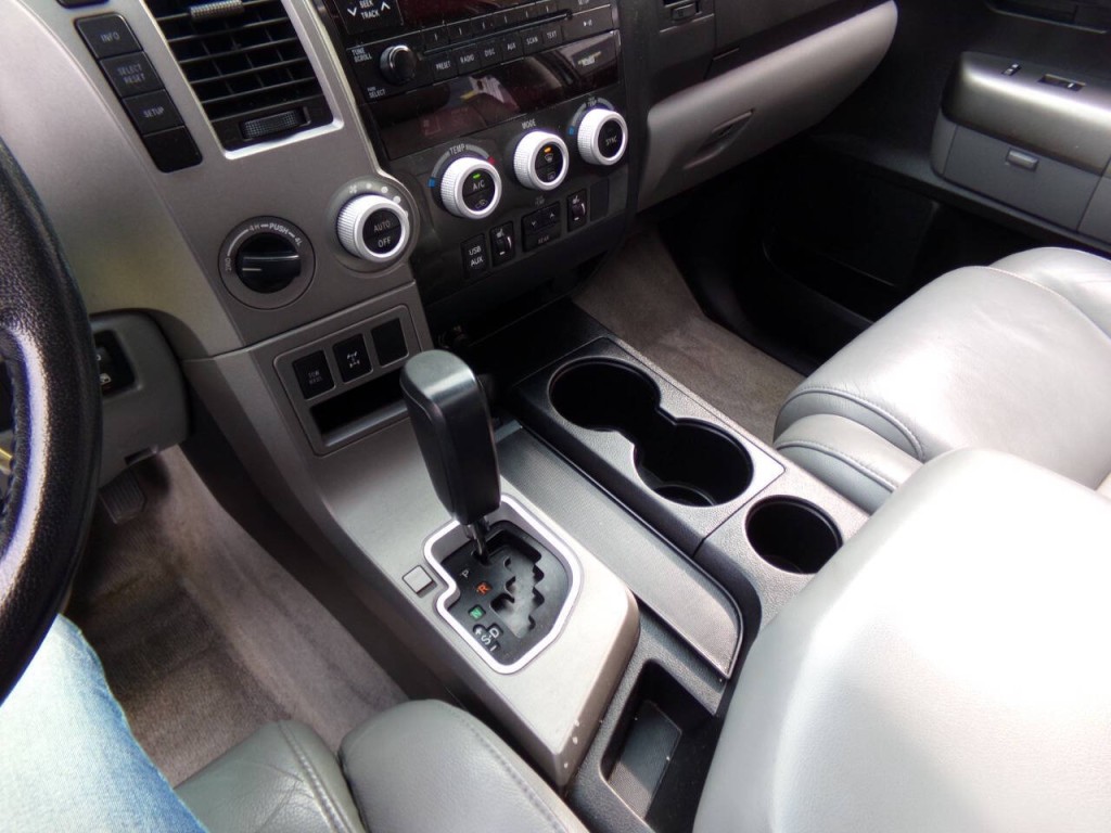 2011 Toyota Sequoia Image 43