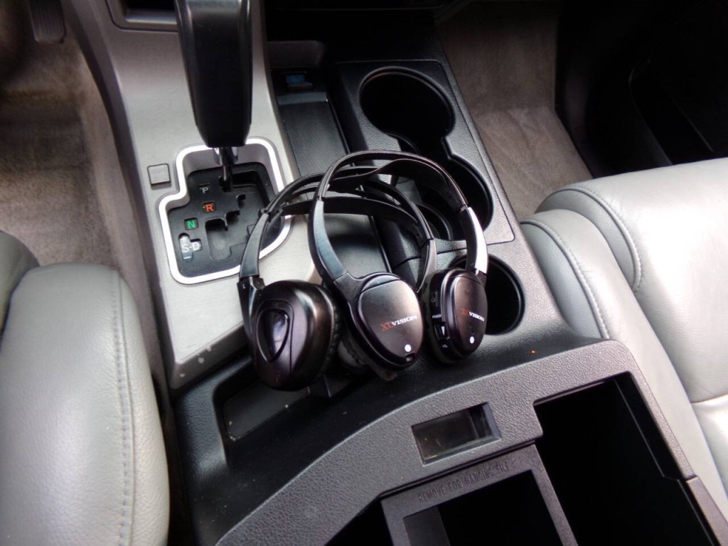 2011 Toyota Sequoia Image 45