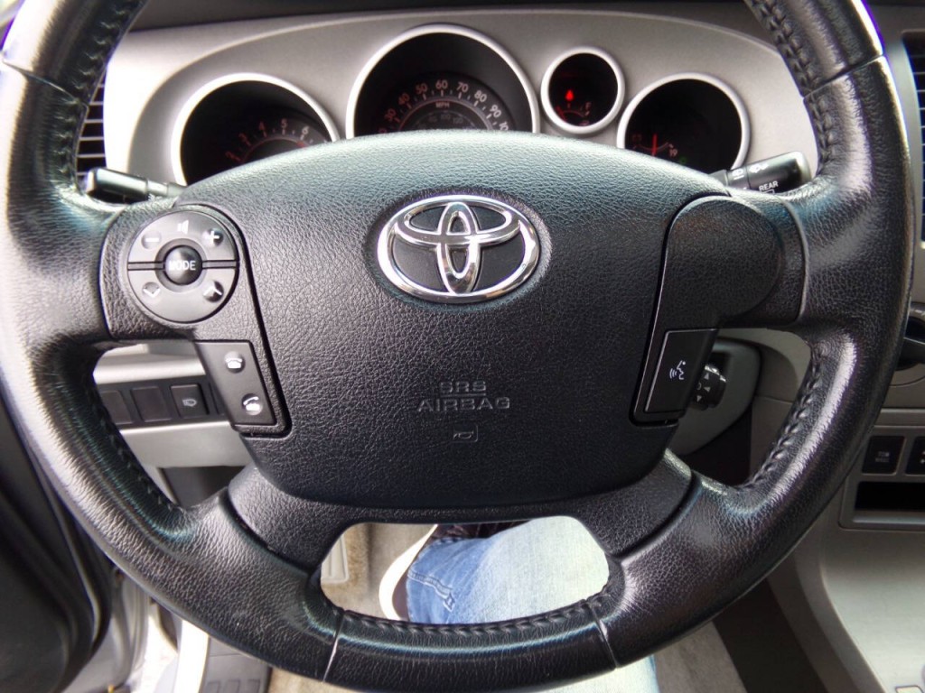 2011 Toyota Sequoia Image 46