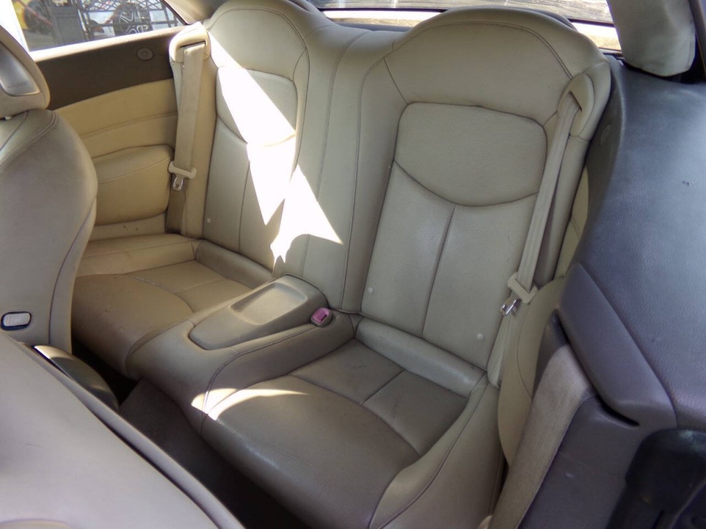 2010 INFINITI G37 Image 12