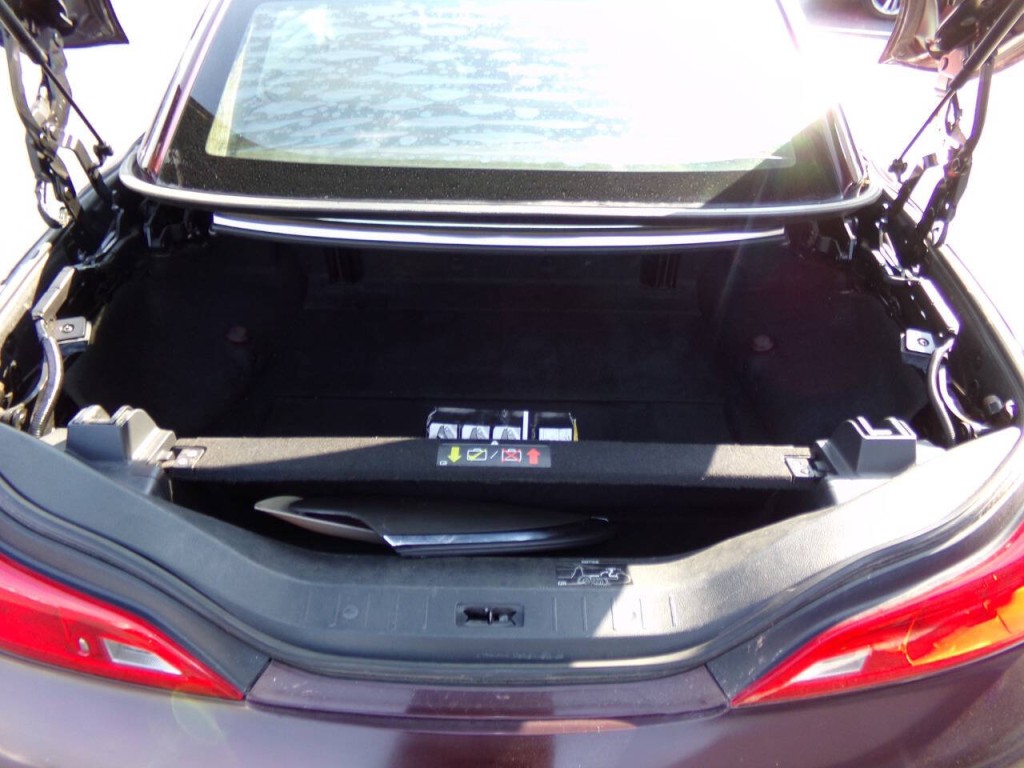 2010 INFINITI G37 Image 16