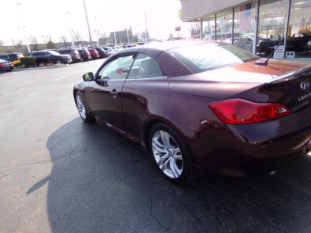 2010 INFINITI G37 Image 28