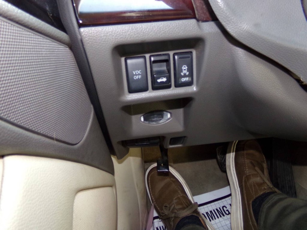 2010 INFINITI G37 Image 41