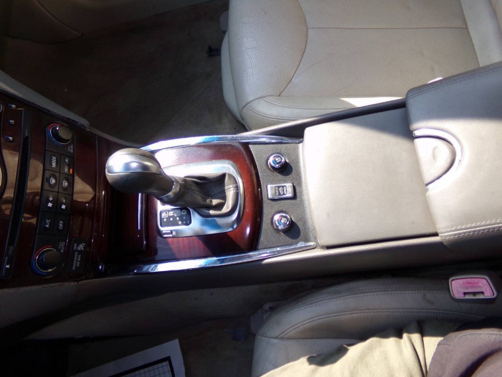 2010 INFINITI G37 Image 44