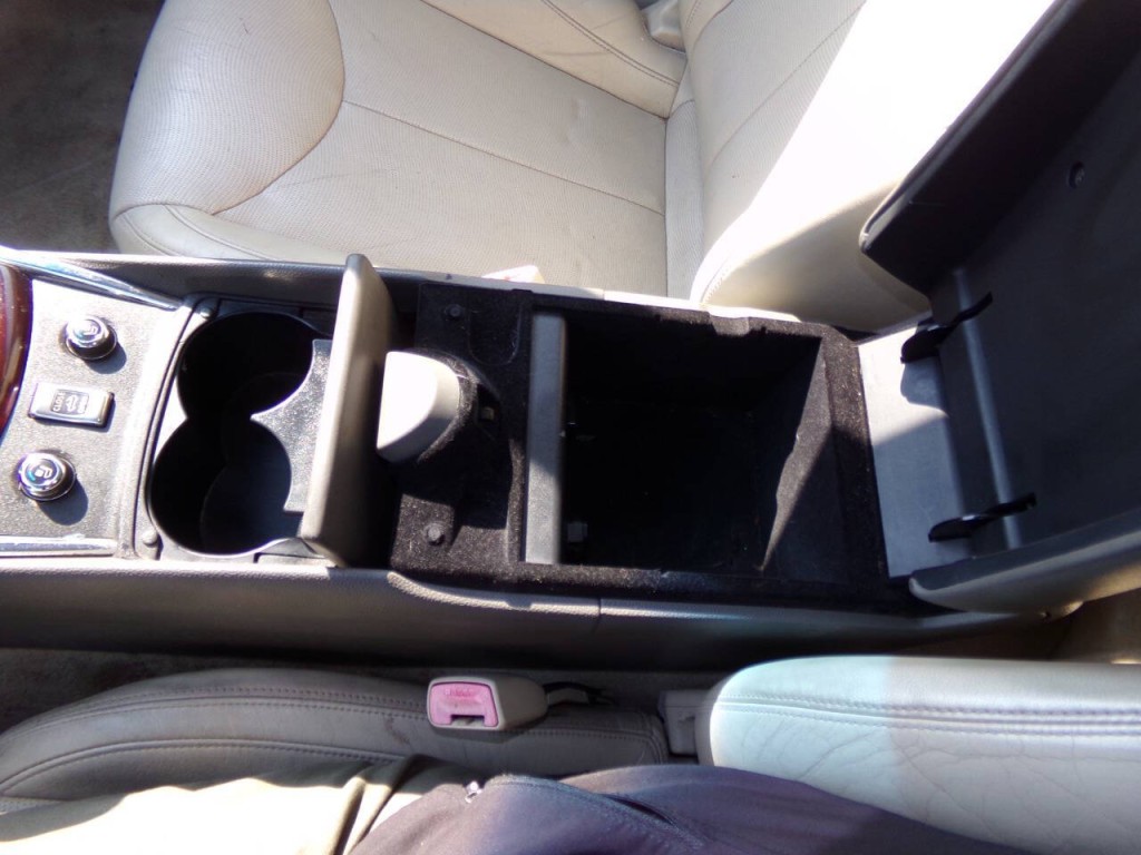 2010 INFINITI G37 Image 48