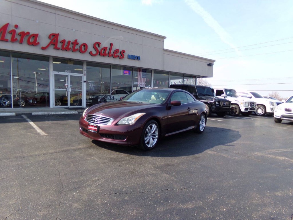 2010 INFINITI G37 Image 3