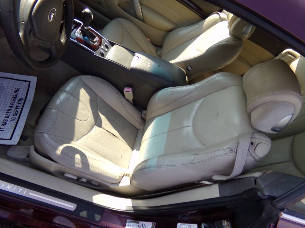 2010 INFINITI G37 Image 12