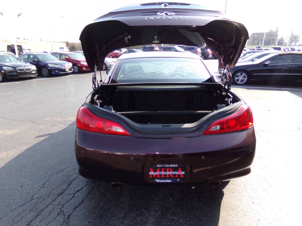 2010 INFINITI G37 Image 18