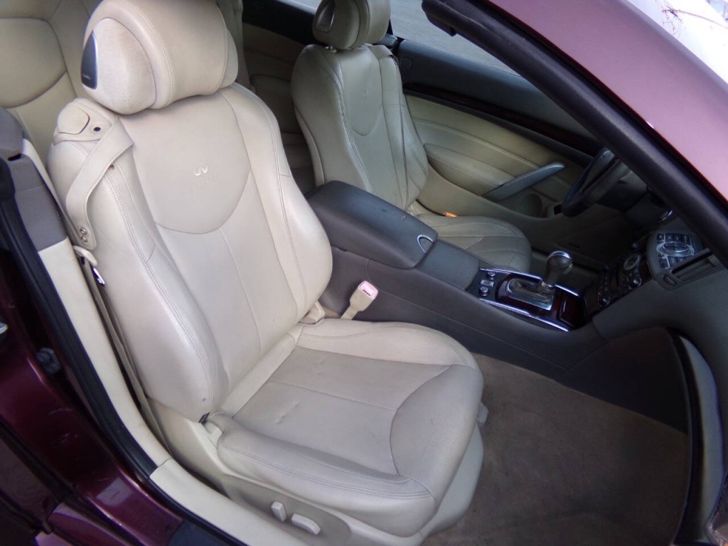 2010 INFINITI G37 Image 20