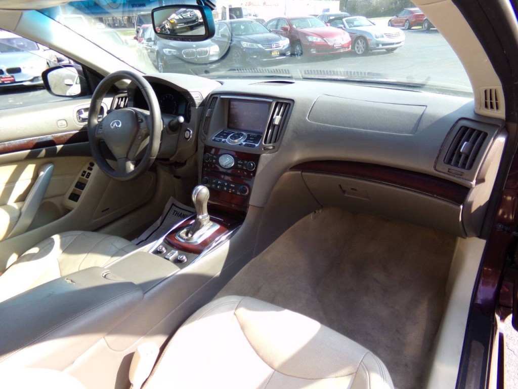 2010 INFINITI G37 Image 22