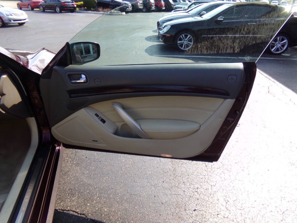 2010 INFINITI G37 Image 23