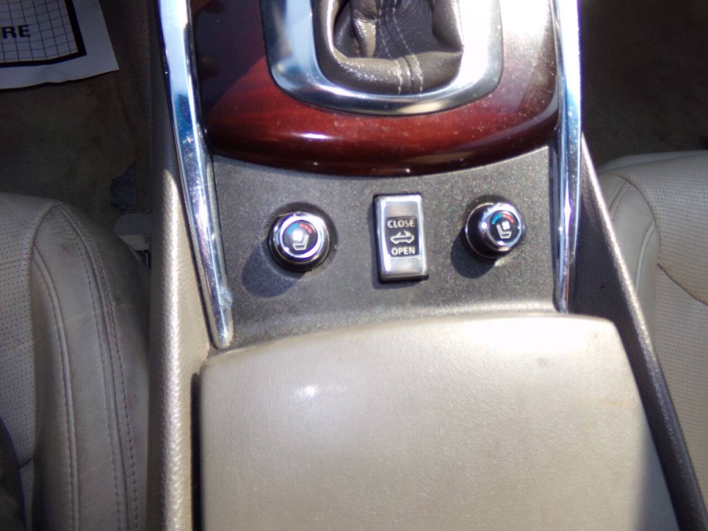 2010 INFINITI G37 Image 47