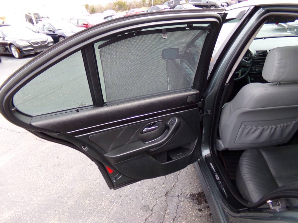 2003 BMW 5 Series Image 17