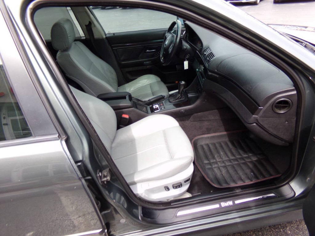 2003 BMW 5 Series Image 25