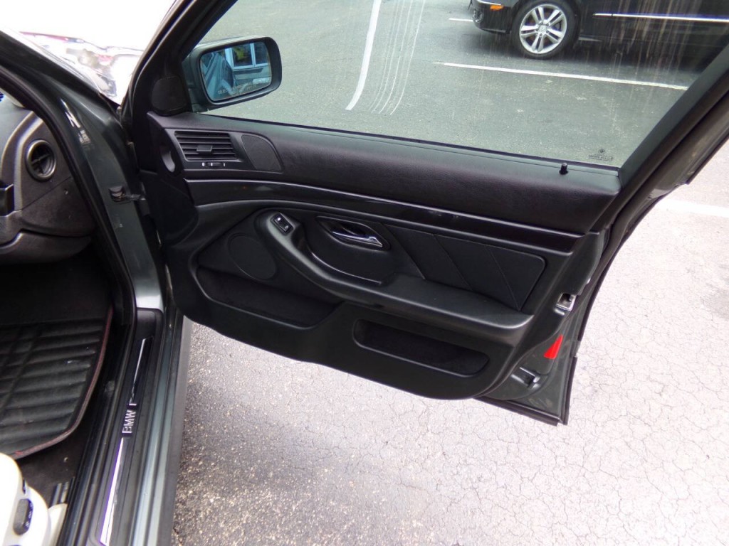 2003 BMW 5 Series Image 28