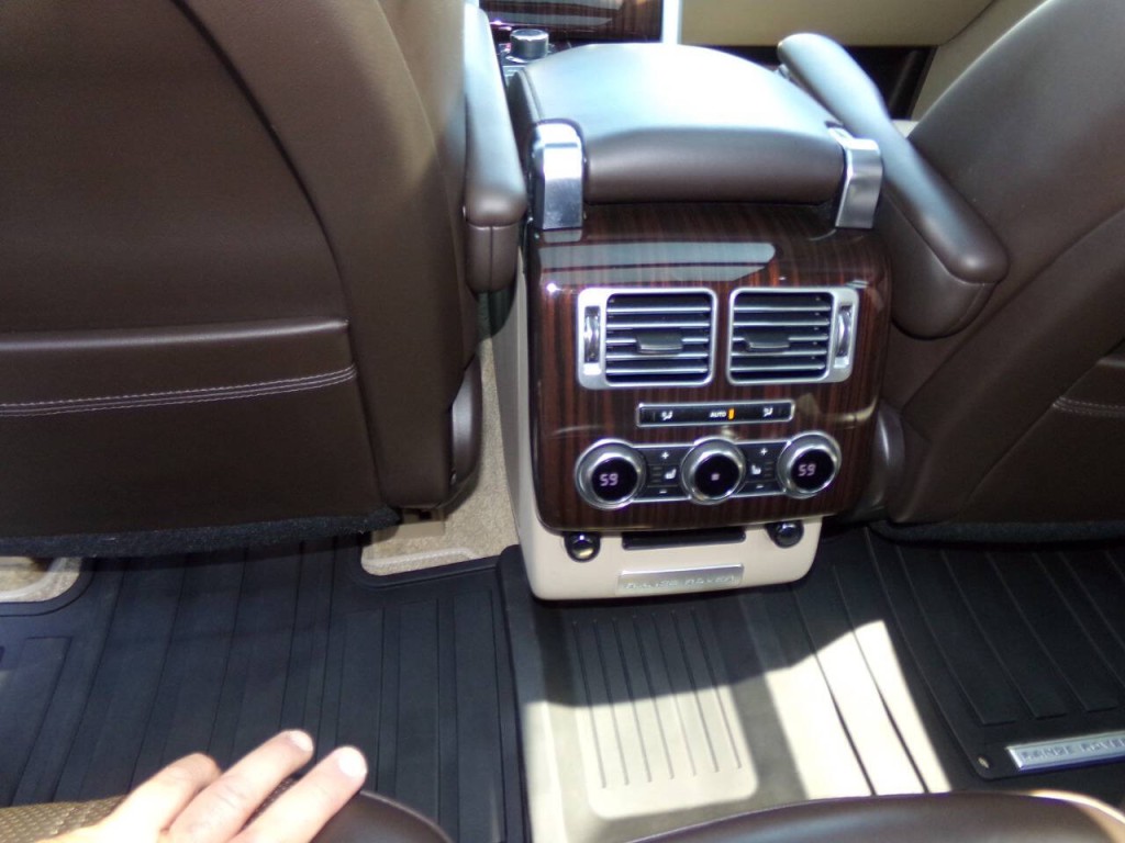 2014 Land Rover Range Rover Image 18