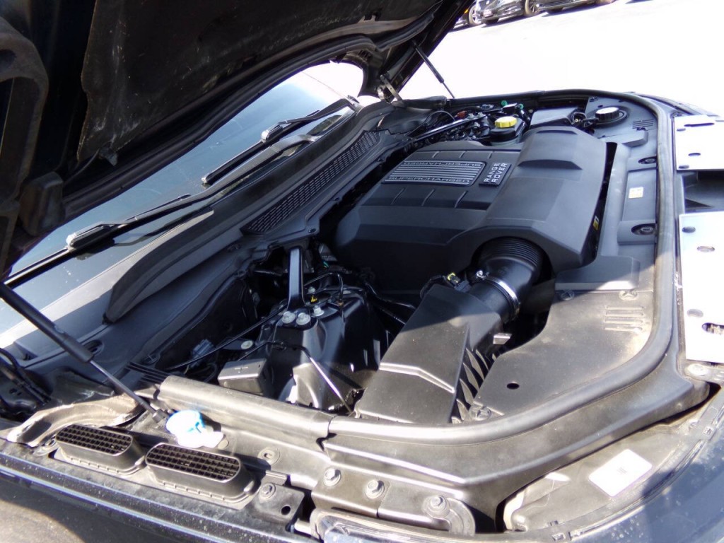 2014 Land Rover Range Rover Image 36