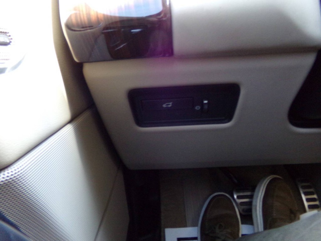 2014 Land Rover Range Rover Image 70