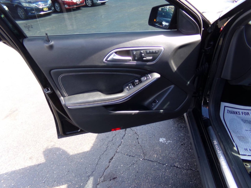 2016 Mercedes-Benz GLA-Class Image 12