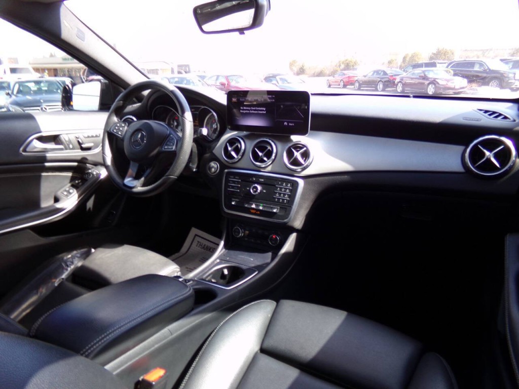 2016 Mercedes-Benz GLA-Class Image 26