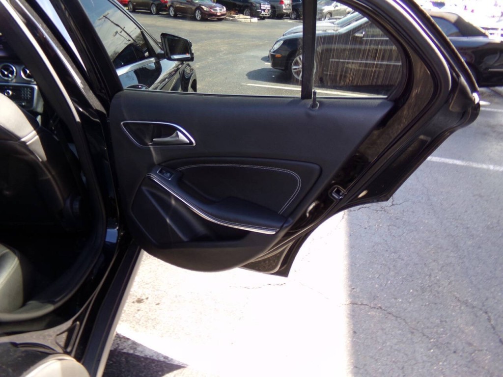 2016 Mercedes-Benz GLA-Class Image 27