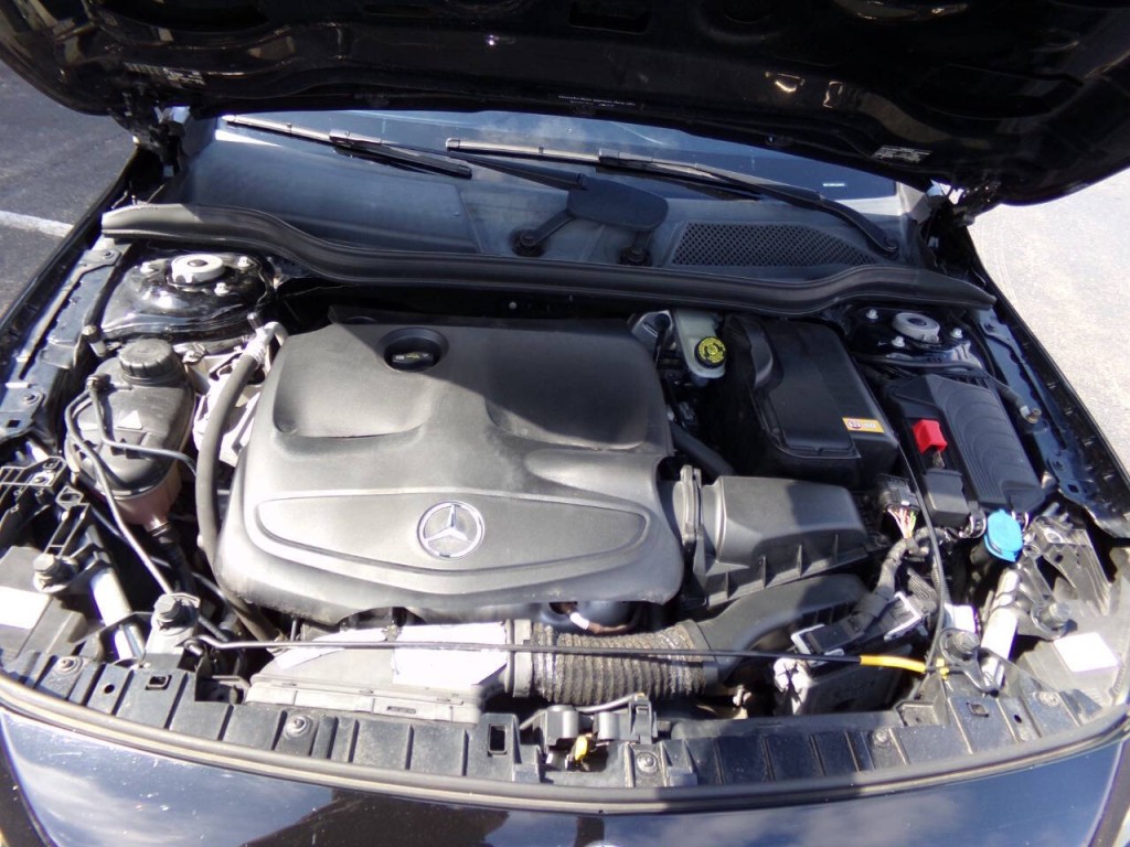 2016 Mercedes-Benz GLA-Class Image 32