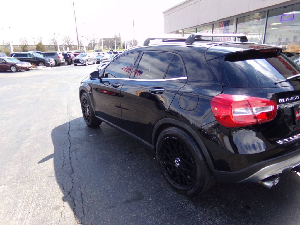 2016 Mercedes-Benz GLA-Class Image 37