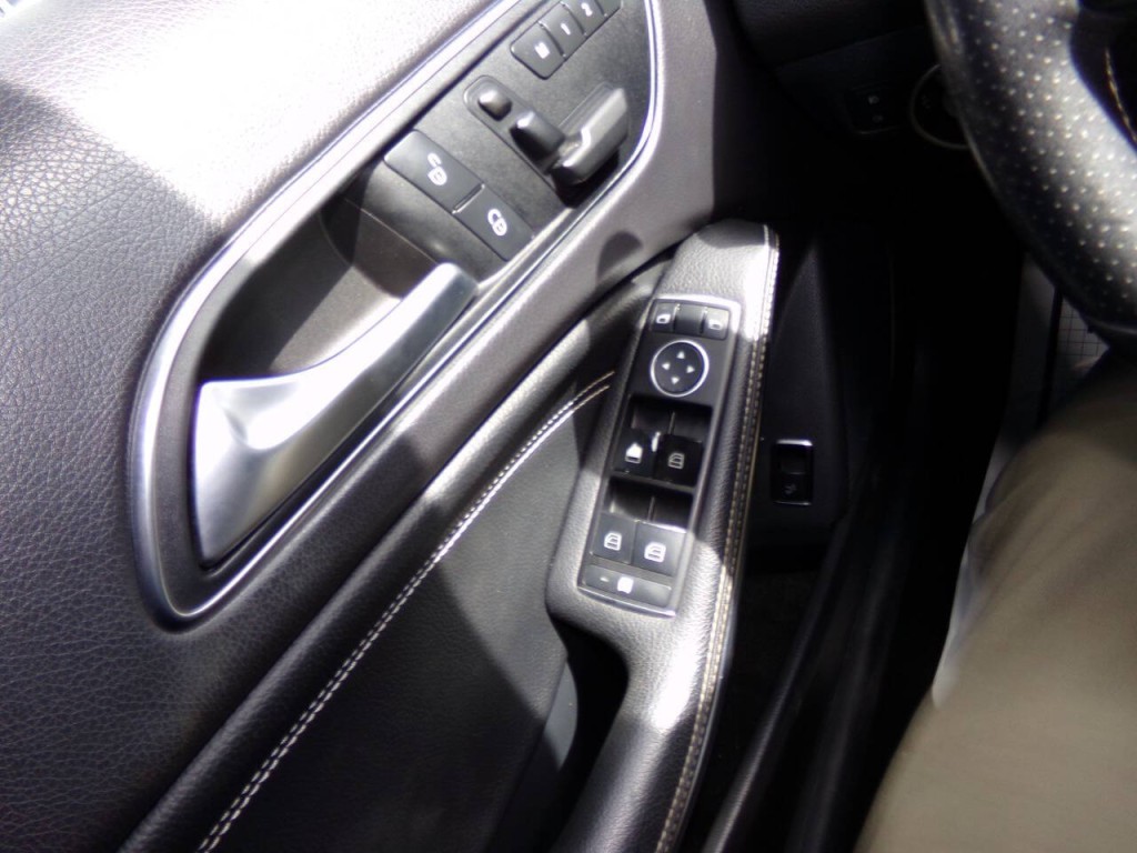 2016 Mercedes-Benz GLA-Class Image 51