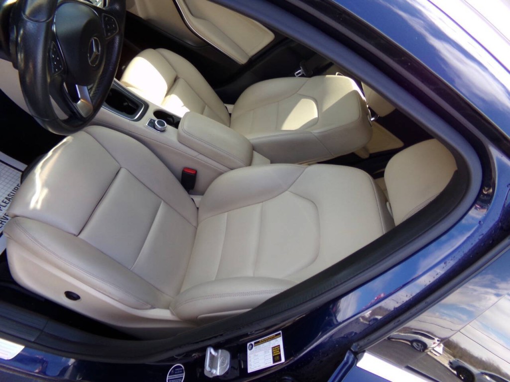 2017 Mercedes-Benz GLA-Class Image 11