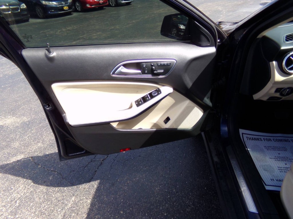 2017 Mercedes-Benz GLA-Class Image 12