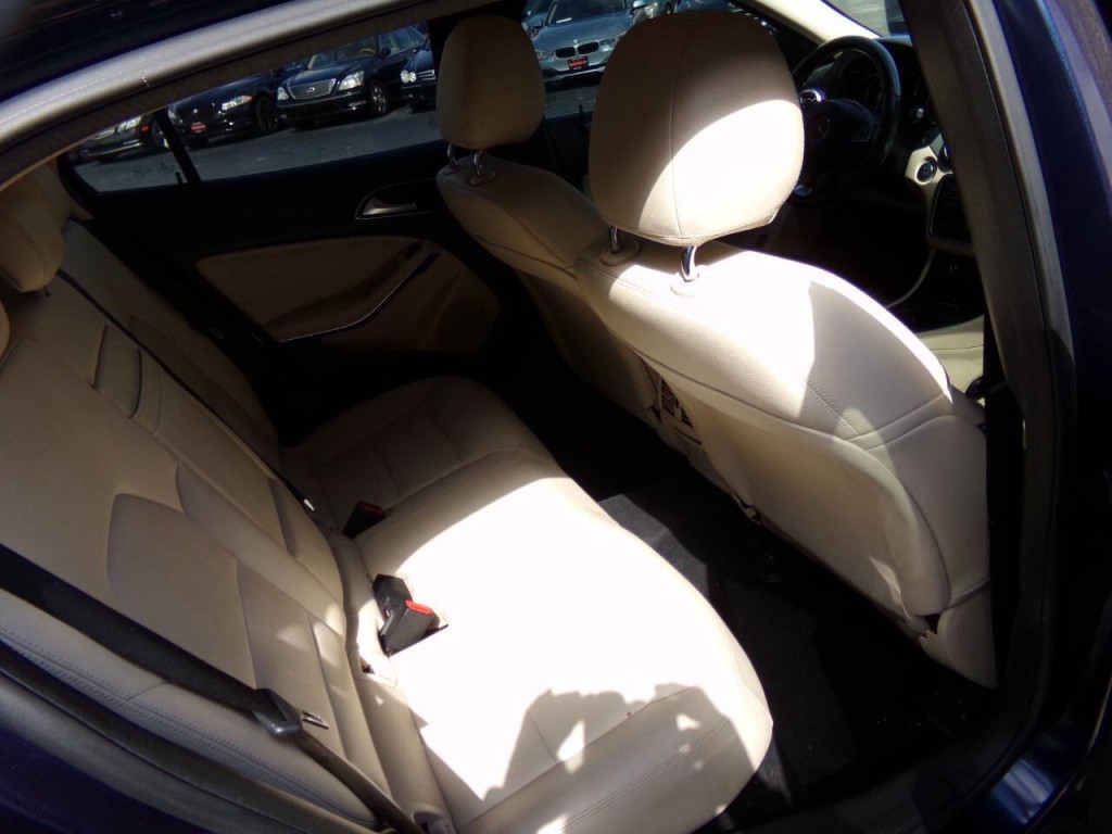 2017 Mercedes-Benz GLA-Class Image 21