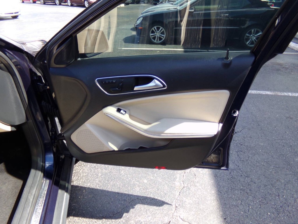 2017 Mercedes-Benz GLA-Class Image 28