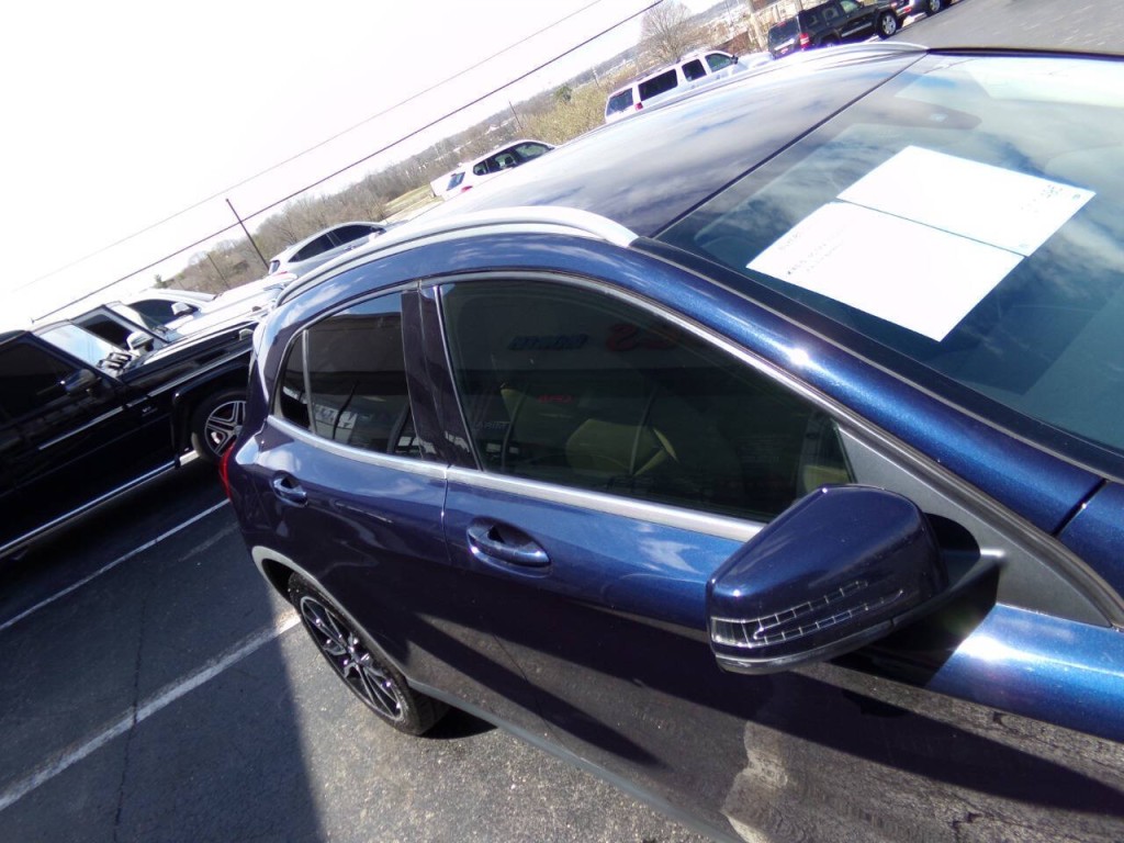 2017 Mercedes-Benz GLA-Class Image 38