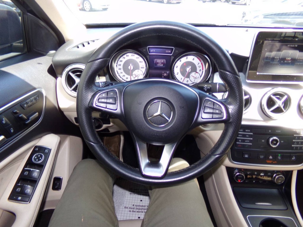 2017 Mercedes-Benz GLA-Class Image 46