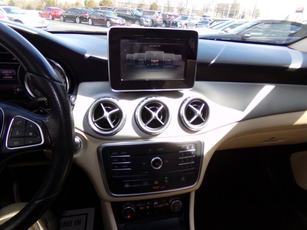 2017 Mercedes-Benz GLA-Class Image 48