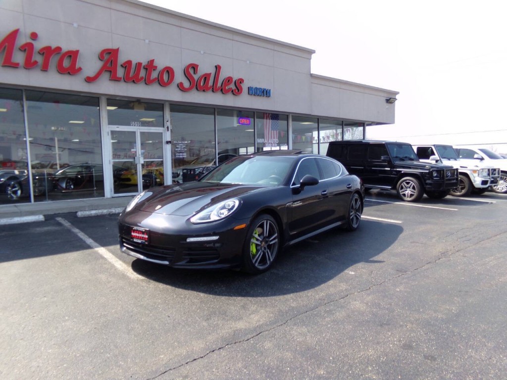 2014 Porsche Panamera Image 2