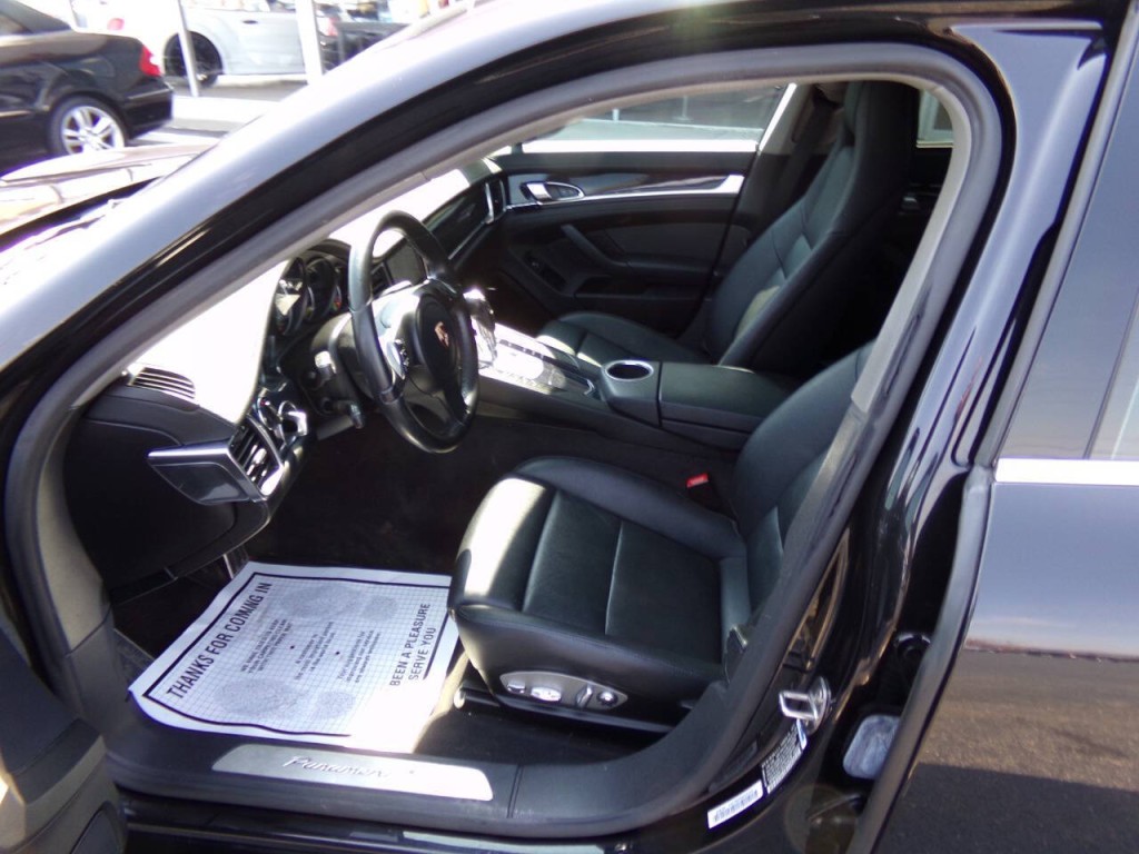 2014 Porsche Panamera Image 11