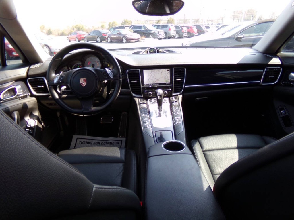 2014 Porsche Panamera Image 18