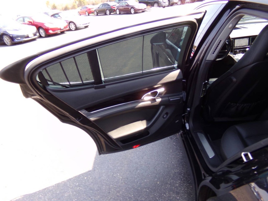 2014 Porsche Panamera Image 20
