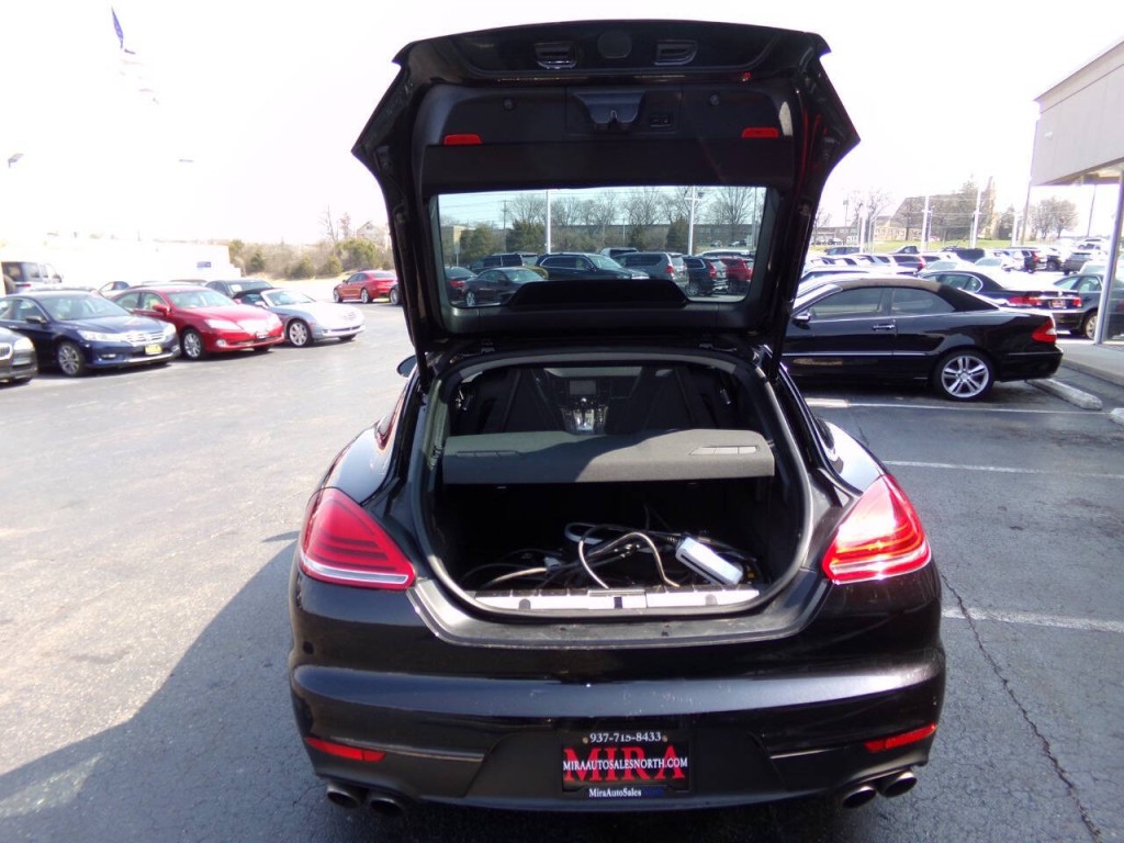 2014 Porsche Panamera Image 22