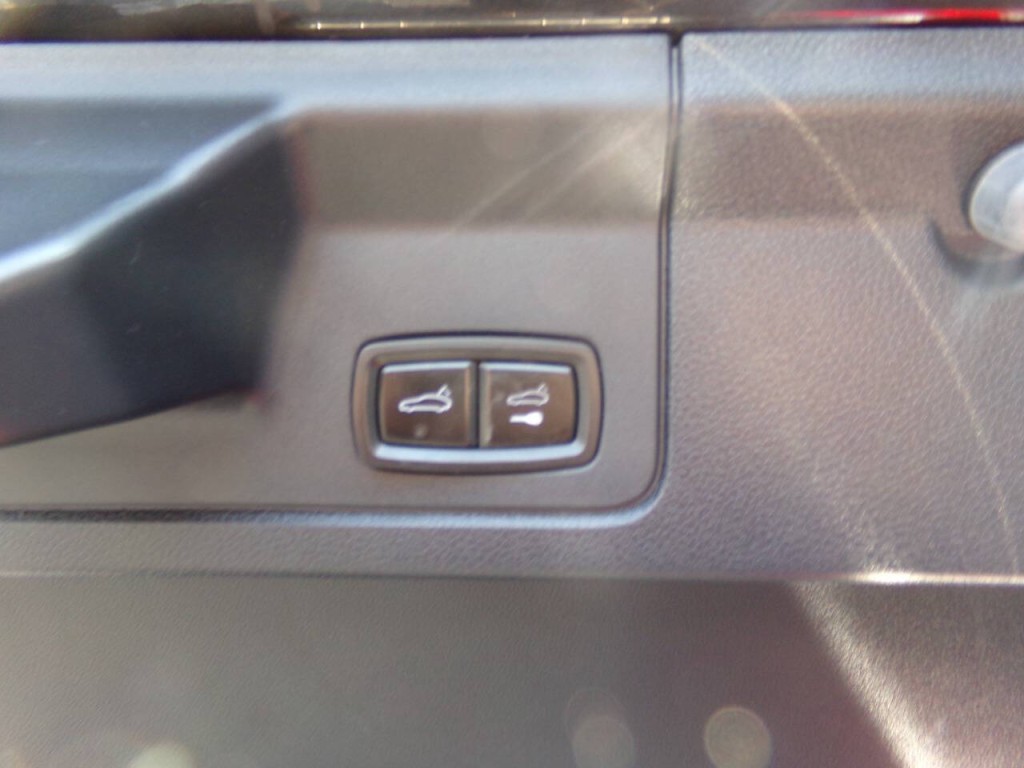 2014 Porsche Panamera Image 23