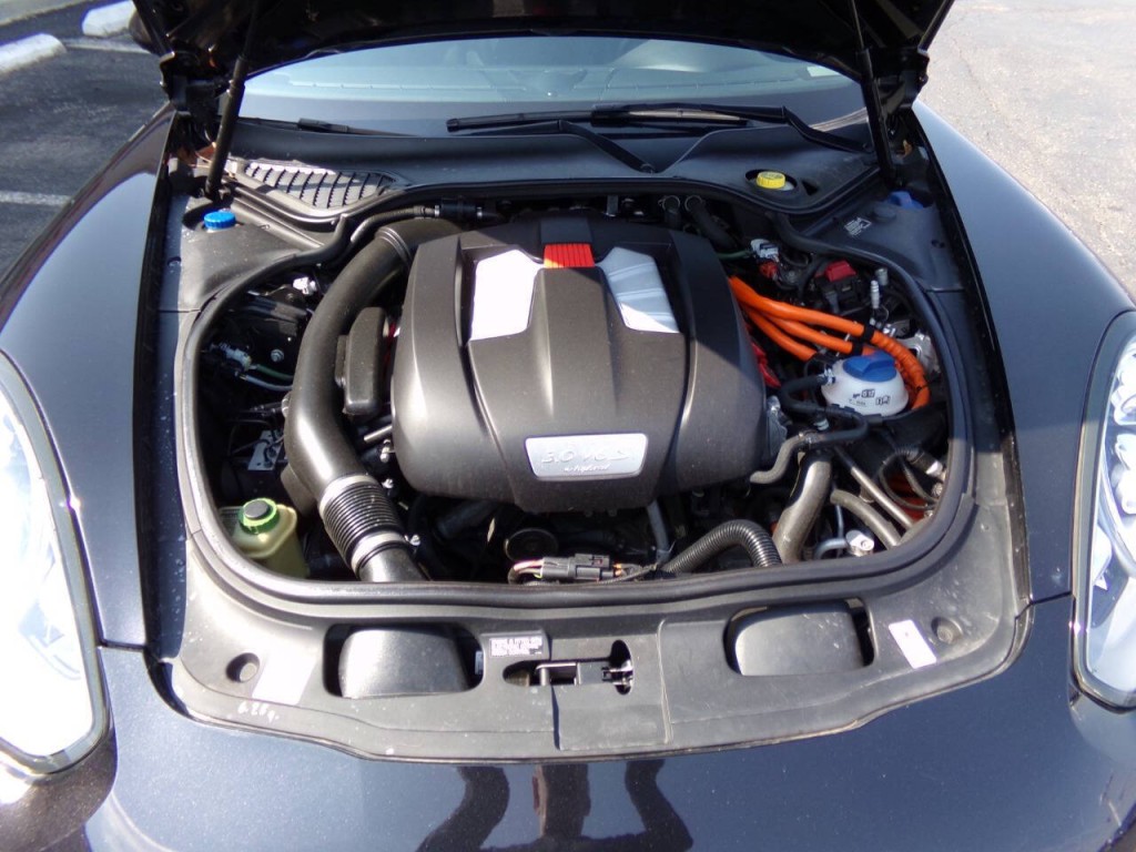 2014 Porsche Panamera Image 34