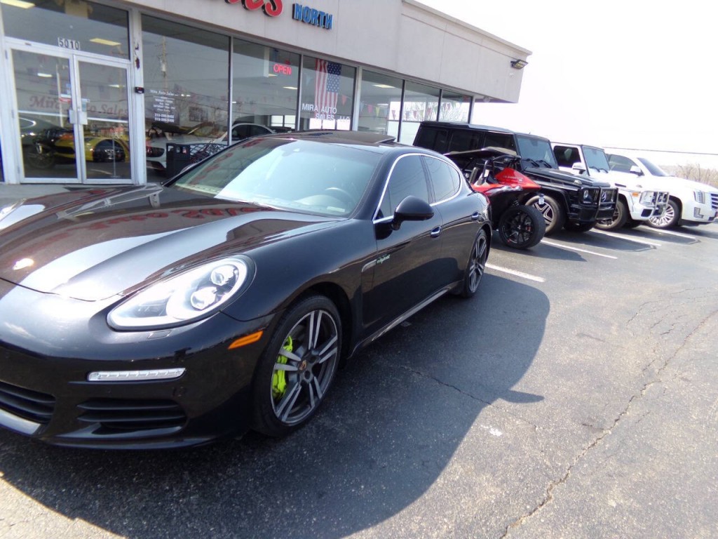 2014 Porsche Panamera Image 36