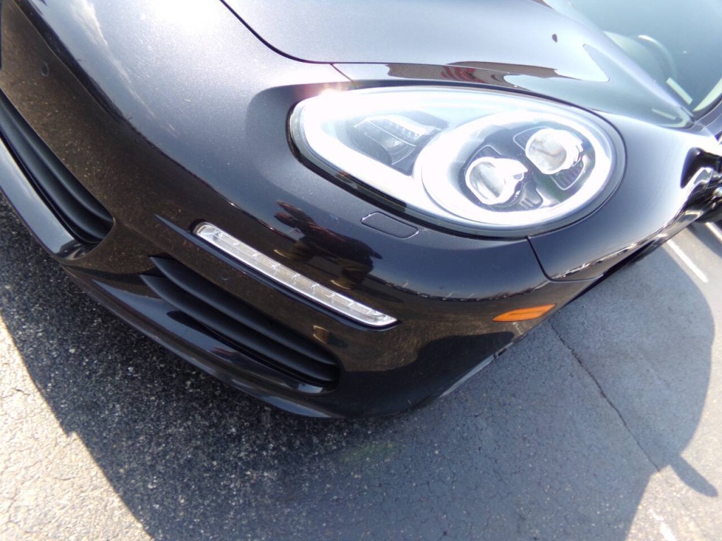 2014 Porsche Panamera Image 37
