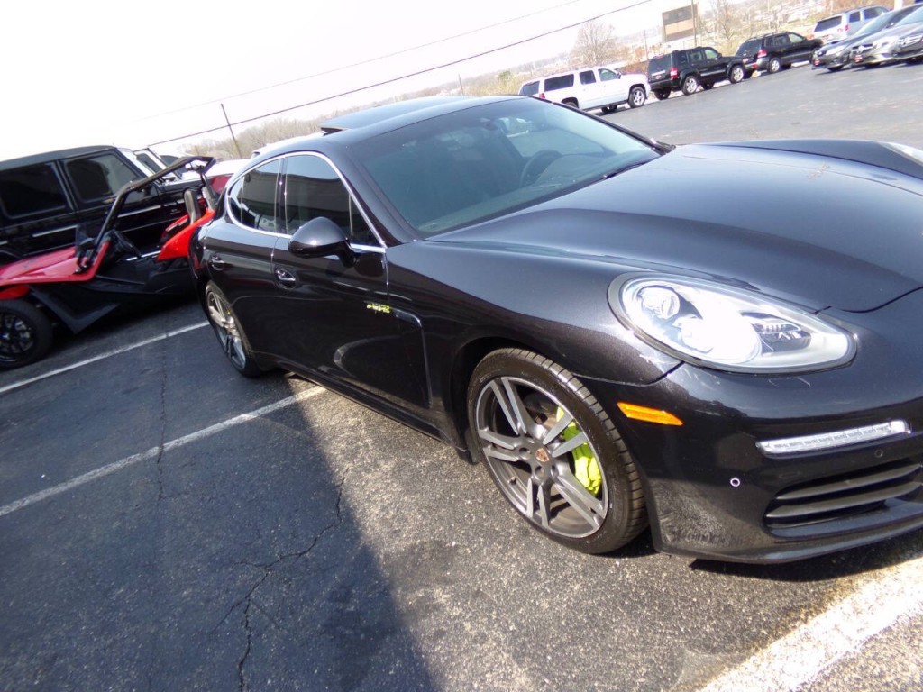 2014 Porsche Panamera Image 48