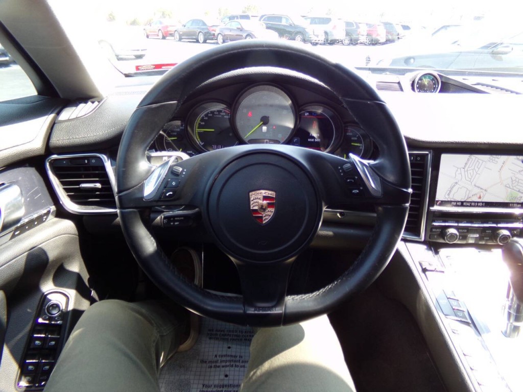 2014 Porsche Panamera Image 55
