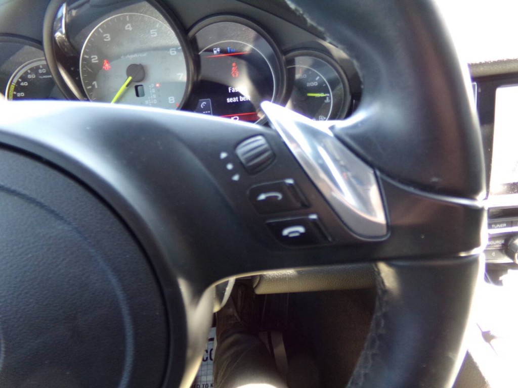 2014 Porsche Panamera Image 59