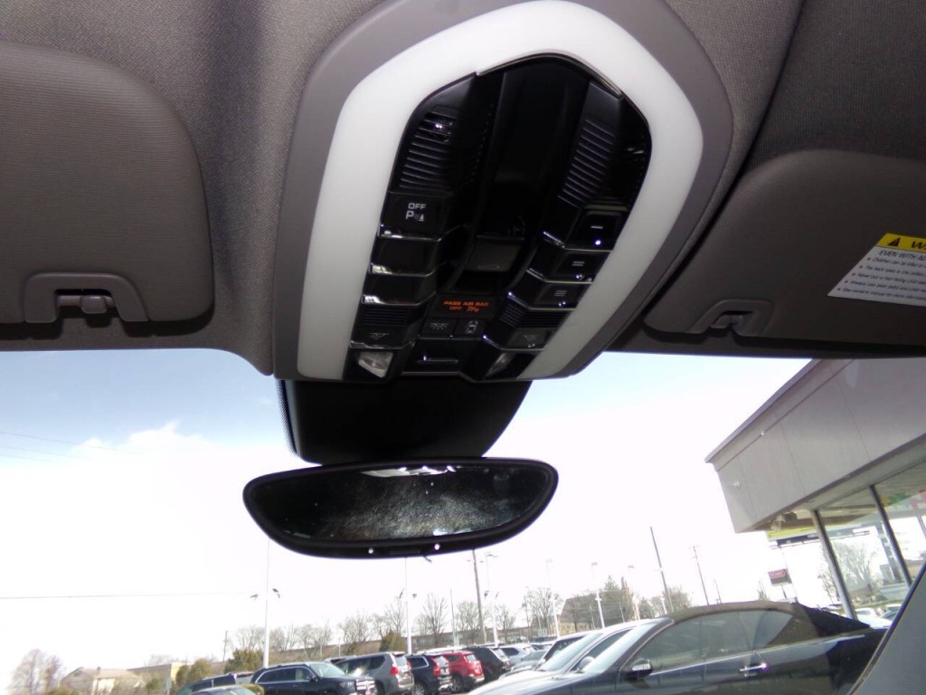 2014 Porsche Panamera Image 66