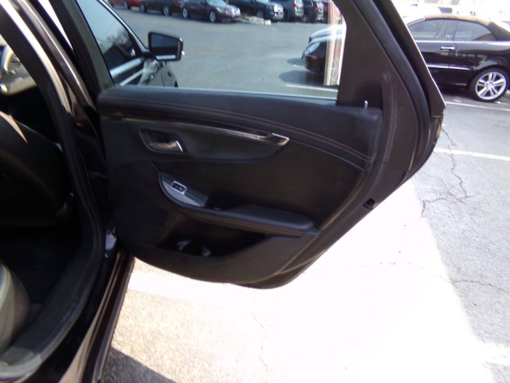 2017 Chevrolet Impala Image 24